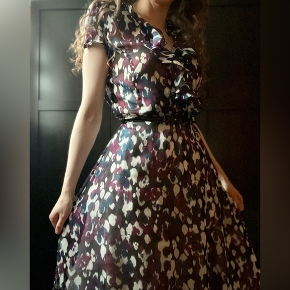Short Sleeved Floral Midi Dress - Picture 3 of 6